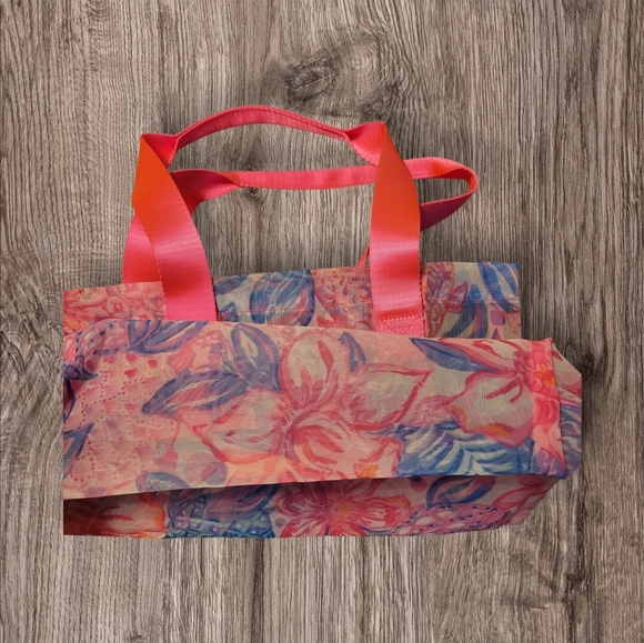Lilly Pulitzer Floral Mesh Tote Bag with Inside Pocket, NWOT - Picture 4 of 5
